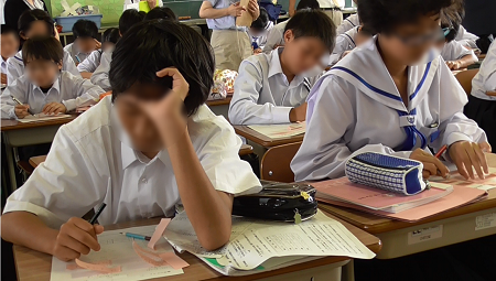 これまでの学習を想起し、間違いに対するアドバイスを書く画像