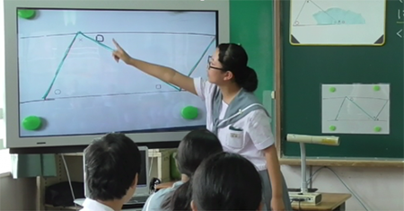 全体で課題を解決する画像