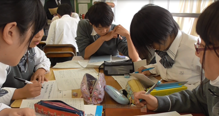 結果をもとに結晶の種類を考察画像