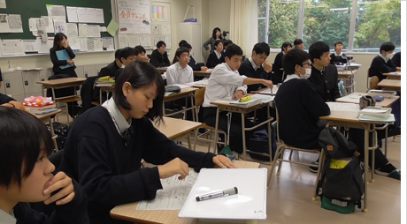 本時の問いについて既習事項を適用して考える画像